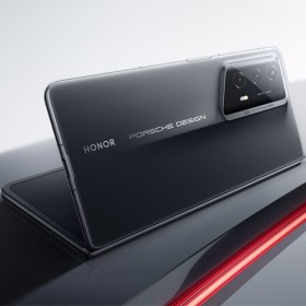 Honor Magic V2 RSR Porsche Edition